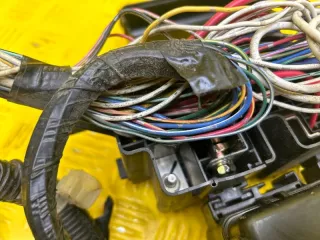 LE44-67-010C Блок предохранителей Mazda MPV 2 Арт 2-666894, вид 9