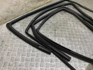 80331JD00A Уплотнитель стекла Nissan Qashqai 1  Арт 2-680639, вид 2