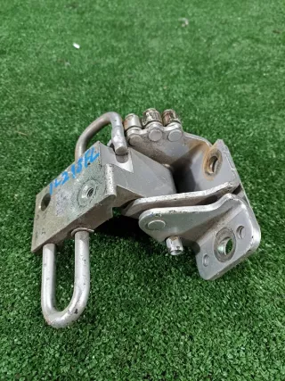 8E0831411E Петля двери Audi A4 B7 Арт 2-704542, вид 2