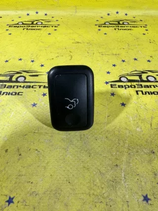 A2048707051 Кнопка открытия багажника Mercedes C W204 Арт 2-717437, вид 1