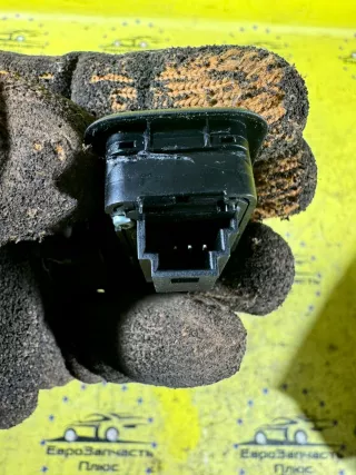 A2048707051 Кнопка открытия багажника Mercedes C W204 Арт 2-717437, вид 4