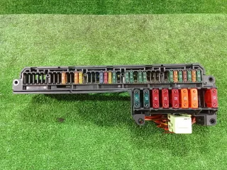 61146932452 Блок предохранителей BMW 5 E60/E61 Арт 2-836405, вид 1
