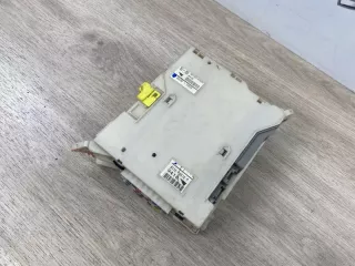 8273053050 Блок предохранителей Lexus IS 2 Арт 2-839452, вид 3