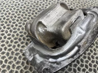4573775 Подушка крепления двигателя Dodge Stratus 1 2.4л Арт 2-858763, вид 4