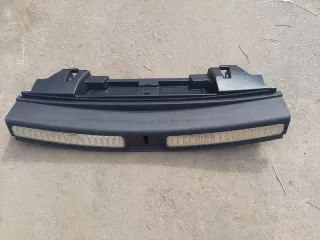 95B864483J1E0 Накладка замка двери багажника Porsche Macan Арт 2-859032, вид 1