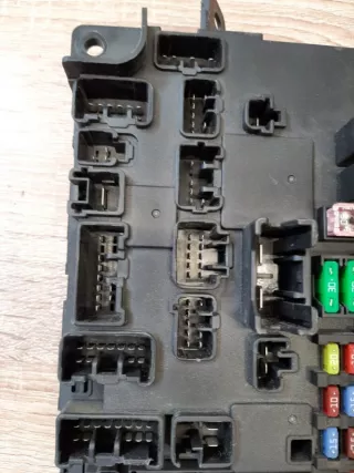 8637B687 Блок предохранителей Mitsubishi Outlander 3 restailing 2 Арт 2-871395, вид 3