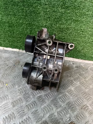 E9624A890300 Кронштейн генератора Ford Focus 1 Арт 2-872324, вид 2