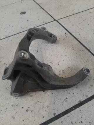 06M260885M Кронштейн компрессора кондиционера Audi A4 B9 Арт 2-899778, вид 3