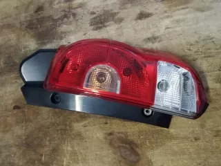  Фонарь задний правый Mitsubishi Colt 6 restailing Арт e12784258, вид 1