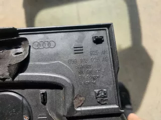 059103925AG Декоративная крышка двигателя Audi A6 C6 (S6,RS6) Арт e12775017, вид 3