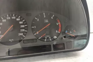 110008784 Щиток приборов (приборная панель) BMW 5 E39 Арт e12774932, вид 1