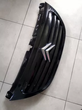 9812063477 Решетка радиатора Citroen C3 3 Арт e12761597, вид 1