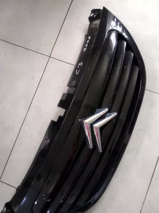 9812063477 Решетка радиатора Citroen C3 3 Арт e12761597, вид 3