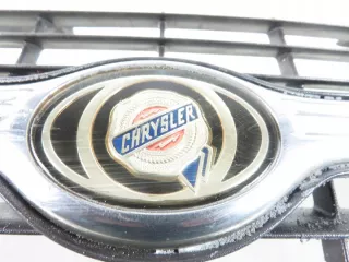 4857300AA Решетка радиатора Chrysler Voyager 4 Арт e12761589, вид 4