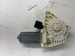 A0009066106 Моторчик стеклоподъемника Mercedes C W205 Арт e12751098, вид 1