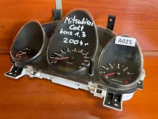 MN148888 Щиток приборов (приборная панель) Mitsubishi Colt 6 Арт e12744470, вид 1