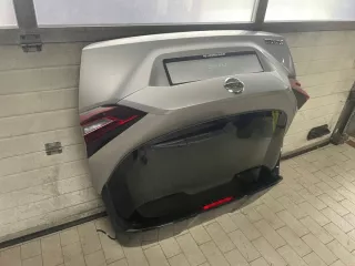  Крышка багажника (дверь 3-5) Nissan Juke 2 Арт e12739380, вид 1