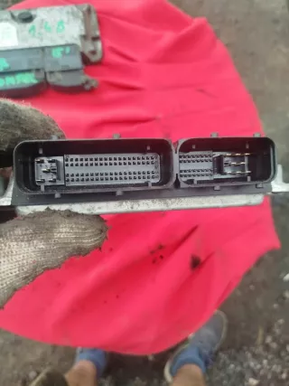 038906012FK 0281010683 Блок управления двигателем Seat Leon 2 Арт e12730251, вид 3