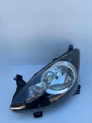 81150-0H010 0189032404LAMPA LPL111 Фара левая Toyota Aygo 1 Арт e12710001, вид 1