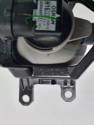 81210-02110 8121002110 Фара противотуманная правая Toyota Prius 3 Арт e12704458, вид 3