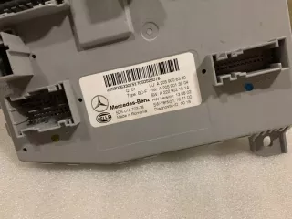 A2059006330 Блок предохранителей Mercedes C W205 Арт e12696770, вид 3