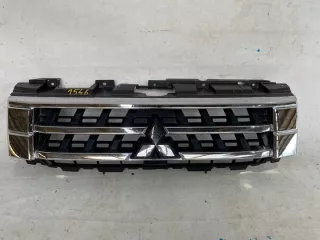 7450A975 7450A977 Решетка радиатора Mitsubishi Pajero 4 Арт e12692135, вид 1