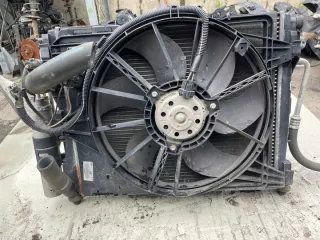 7700428659 Радиатор (основной) Renault Clio 2 Арт e12411796, вид 1