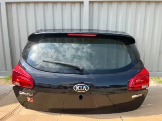  Крышка багажника (дверь 3-5) Kia Ceed 2 Арт e12112757, вид 2