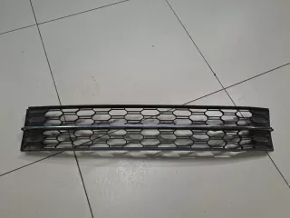 5E0853677K9B9 Решётка в бампер центральная Skoda Octavia A7 Арт ZAP342353