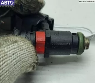 03e906031a Форсунка топливная Skoda Fabia 1 1.2л i Арт 55010383, вид 2