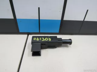 68078700AE Датчик включения стопсигнала Jeep Cherokee KL Арт E81080706