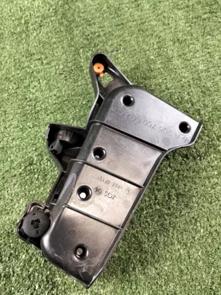 A2057500060 Крышка привода замка багажника Mercedes C W205 Арт 2-138907, вид 2