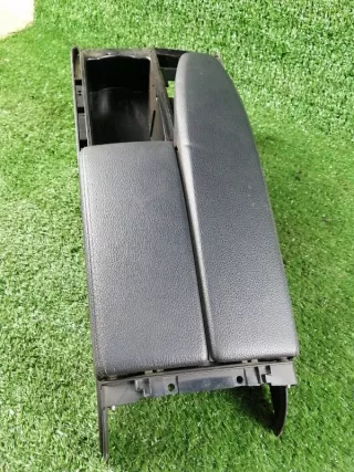 A2046801339 Крышка подлокотника Mercedes E C207 Арт 2-177150, вид 2