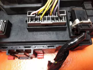 7L1T-14B476 Блок предохранителей Ford Escape 2 Арт 2-180215, вид 4