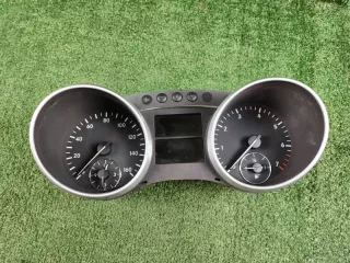 A1649007800 Щиток приборов (приборная панель) Mercedes ML W164 Арт 2-500419, вид 2