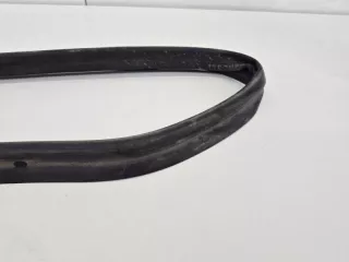 7P6823723 Уплотнитель капота Volkswagen Touareg 2 Арт 2-967417, вид 3