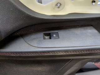 Обшивка двери (дверная карта) Chevrolet Equinox 2 2012г.  - Фото 2