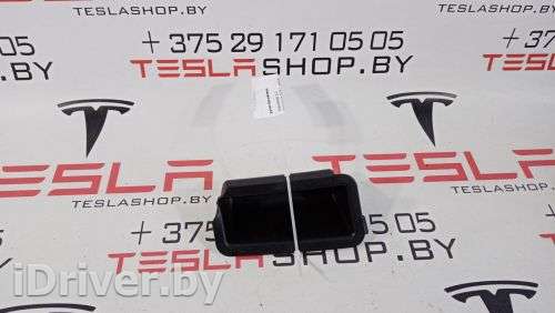Ручка открывания багажника правая Tesla model S 2014г. 1009263-00-E - Фото 1