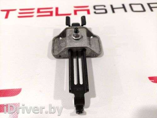 Крышка аккумулятора Tesla model 3 2020г. 1118599-00-C,1103736-00-C - Фото 1