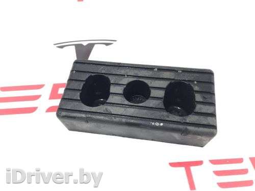 Опора под домкрат (поддомкратная подушка) Tesla model X 2017г. 1045887-00-B - Фото 1