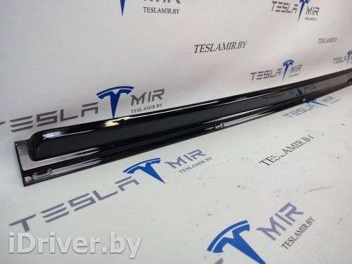Молдинг (накладка кузовная) правый Tesla model S 2014г. 1012217-00 - Фото 1