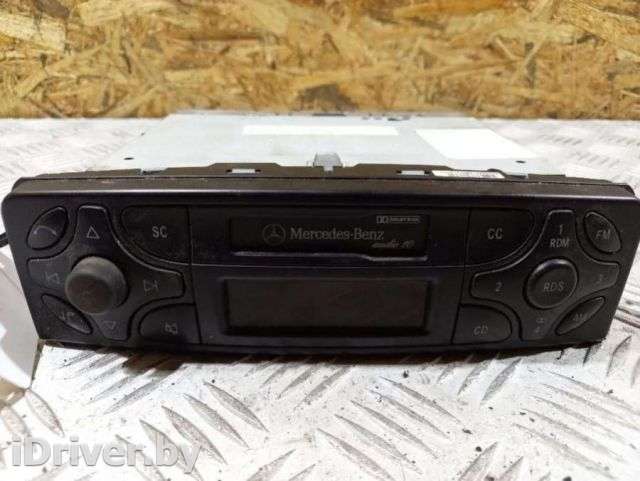 Магнитола (аудио система) Mercedes C W203 2001г. A2038201586 - Фото 1