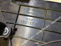 Диффузор вентилятора Volkswagen Golf 4 2000г. 1J0121207M, 1J0121205B - Фото 3