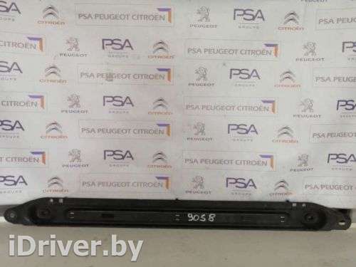 Опора радиатора к Peugeot 308 1 Арт 90S8125