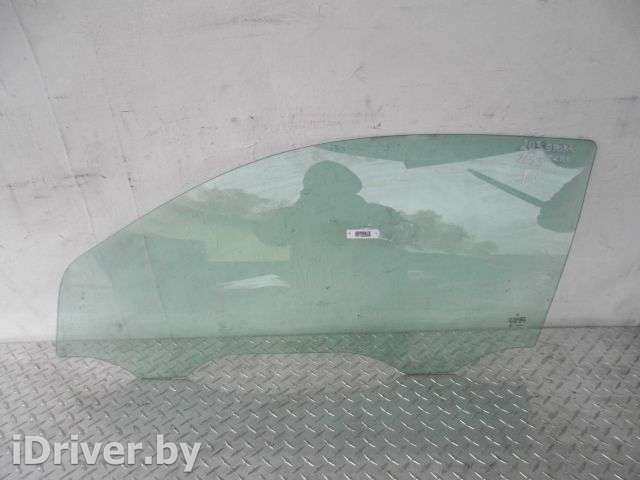 Стекло двери передней левой Mercedes C W203 2005г.  - Фото 1