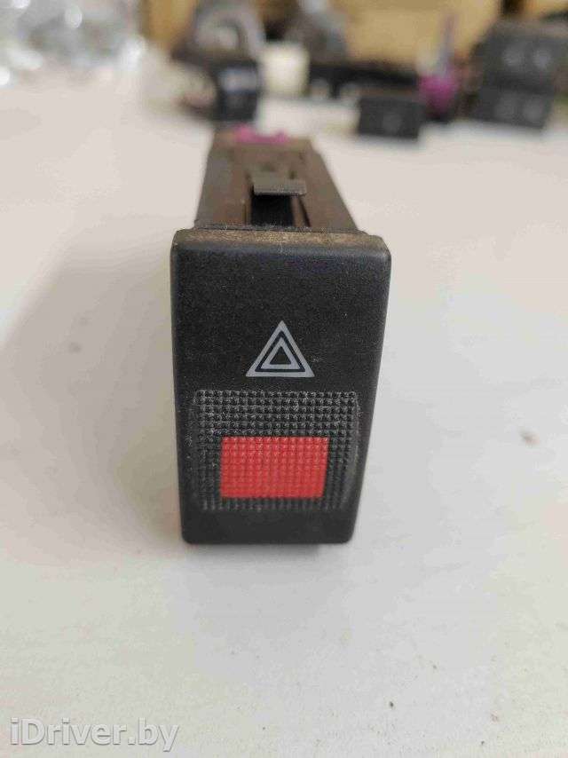 Кнопка аварийной сигнализации (аварийки) Audi A4 B5 1999г. 8D0941509C - Фото 1