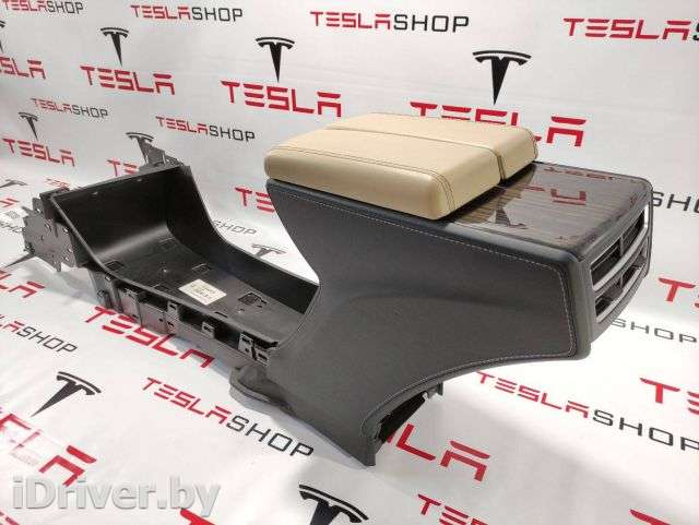 Вещевой ящик центральной консоли Tesla model S 2015г. 1010249-00-A - Фото 1