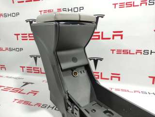 1010249-00-A Вещевой ящик центральной консоли Tesla model S Арт 9887365