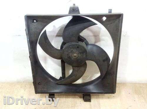 Вентилятор радиатора Nissan Primera 11 2000г.  - Фото 1