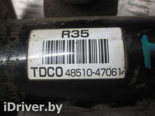 Стойка амортизатора переднего правого Toyota Prius 2 2006г. 48510-47061 - Фото 1